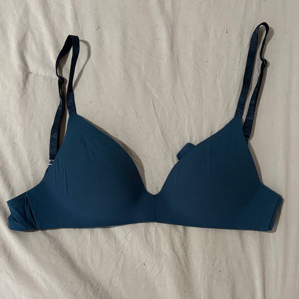 Victoria’s Secret Teal Wireless Lightly Lined Bra